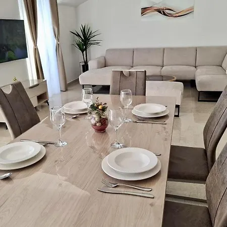 Karlo Apartmán