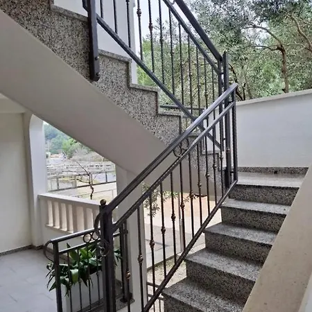 Karlo Apartmán *