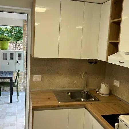 Karlo Appartamento Živogošće